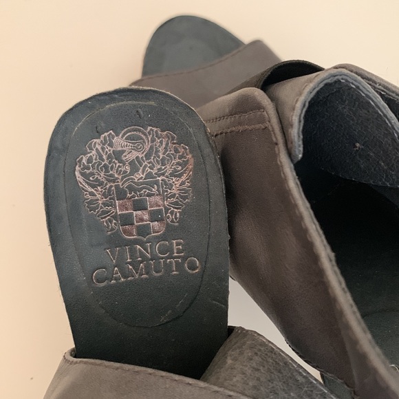 Vince Camuto, gray sandals - Picture 4 of 5